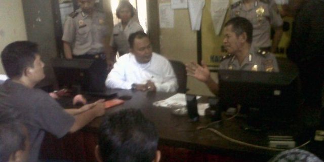 diduga-ditipu-67-calon-jemaah-umroh-di-baturaja-batal-berangkat-rev-1