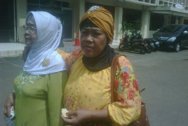 korban-penipuan-travel-haji-nurhayati-45-tahun-di-polda-_130502133455-766