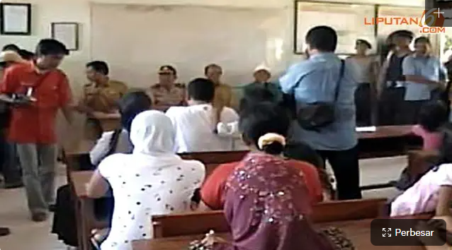 Puluhan_Warga_NTT_Tertipu_Bank_Simpan_Pinjam_-_News_Liputan6.com_-_2021-05-31_08.21.30