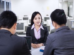 6 Tips Memadukan Busana Kerja Wanita